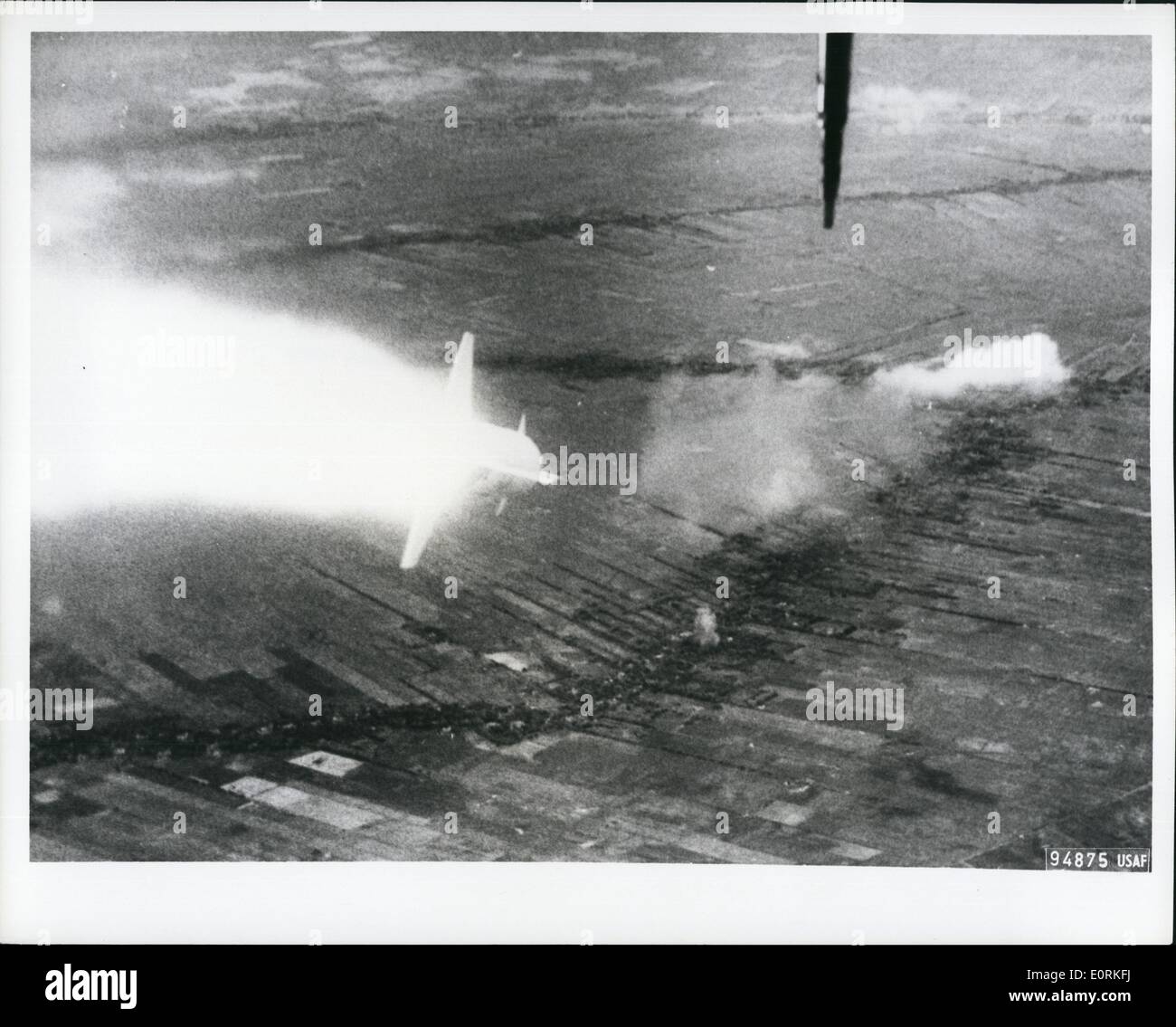 Saf looming in front a u s air force f 100 hi-res stock photography and ...