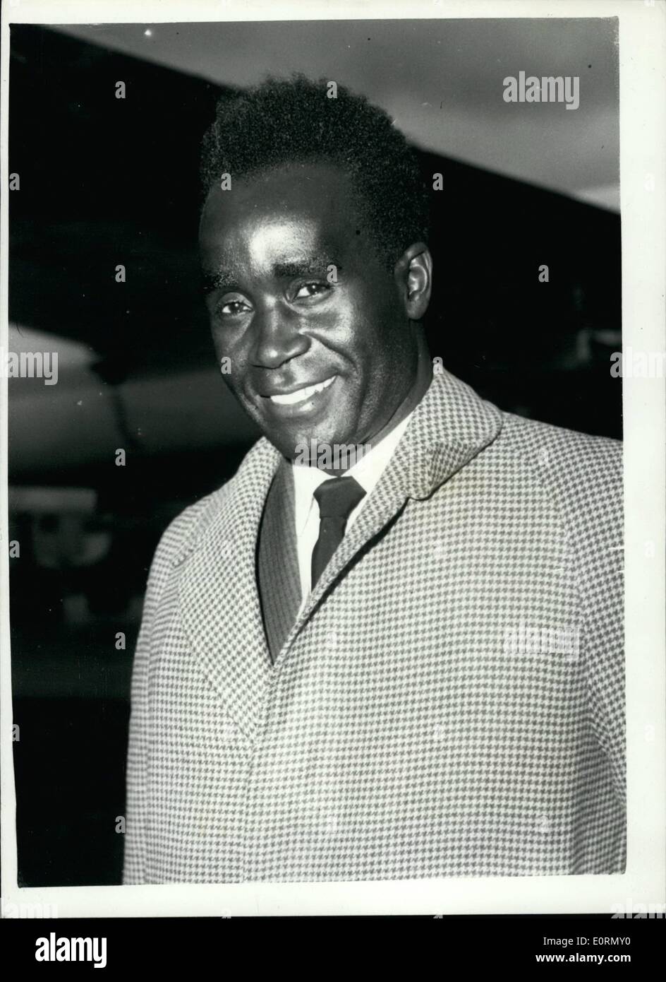 photo Kenneth Kaunda Young https www alamy com mar 03 1960 northenn rhodesia nationalist leader arrive mr kenneth image69362804 html