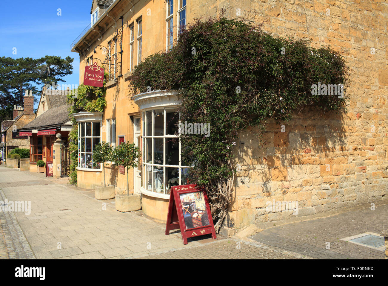 Broadway High street, Worcestershire, Cotswolds, England, UK Stock