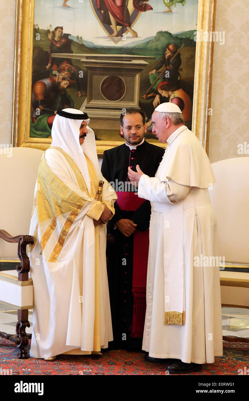 Vatican City. 19th May, 2014. Pope Francis meets with the King of Bahrain, Isa S.M AL KHALIFA. Credit:  Realy Easy Star/Alamy Live News Stock Photo