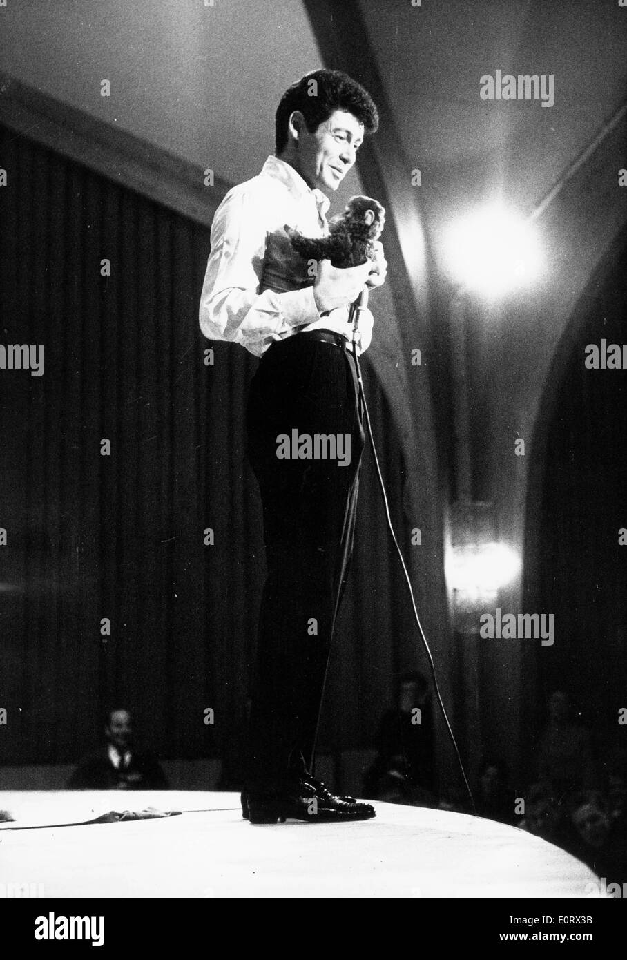Singer Eddie Fisher performs on stage Stock Photo