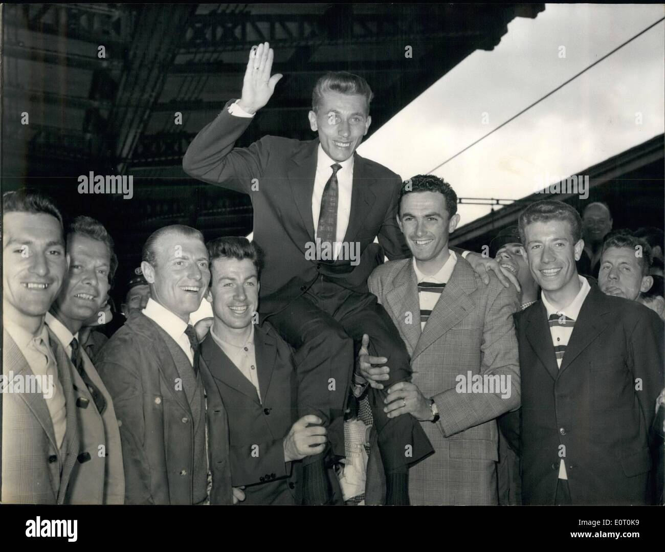 Jun. 06, 1960 - Jacques Anquetil Back In Paris; After his victory in the cycle ace in Italy, French Champion Jacques Anquetil arrived to-day in Paris. Phot Shows Jacques Anquetil on his arrival to the Paris Gare De Lyon, Stock Photo