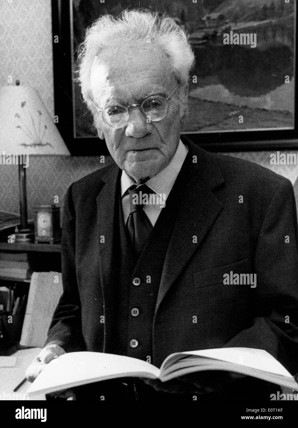 KARL VON FRISCH Stock Photo 69369651 Alamy