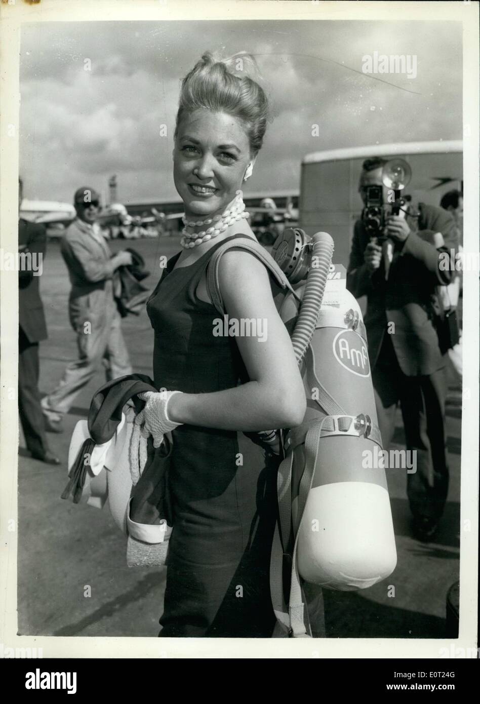 Jul. 07, 1960 - Under-Water swimmer arrives for unusual channel attempt.: Twenty-five year old Mrs. Jane Baldassare who already Stock Photo
