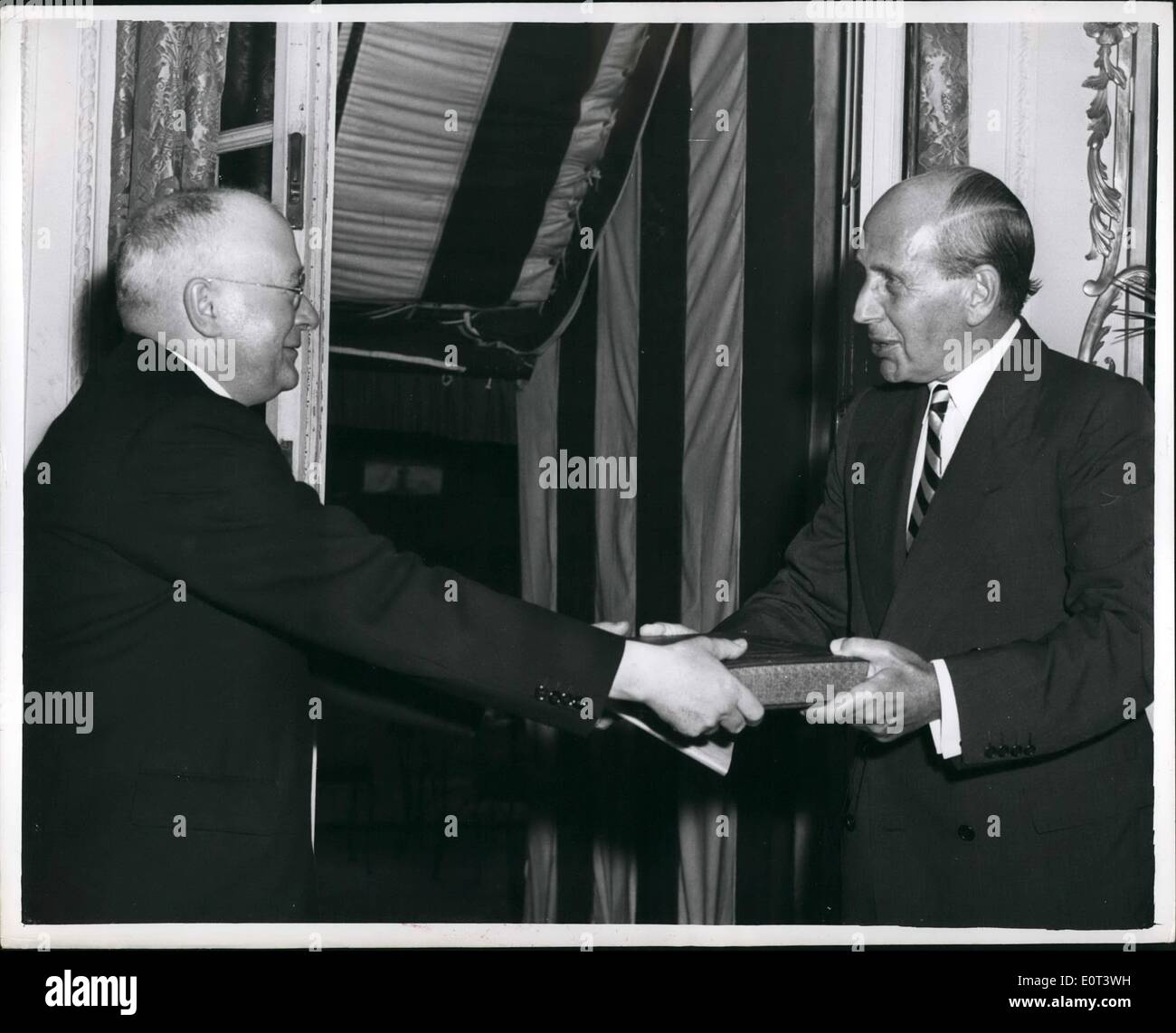 Sep. 09, 1960 - Presentation Of Volumes Of Shakespeare: London: Dr.T.M. Knox left , Principal of St. Andrews University, is pre Stock Photo