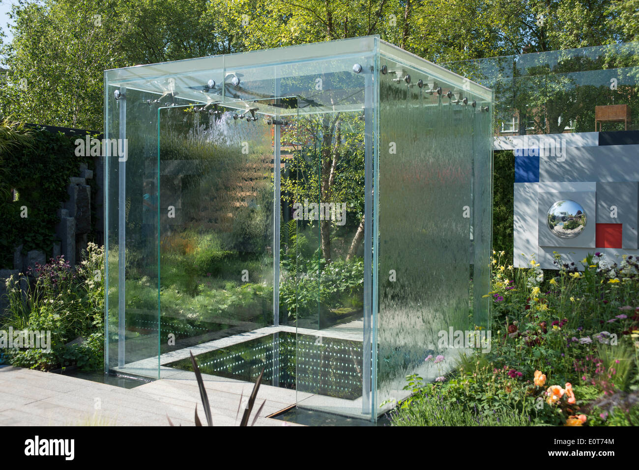 London, UK, 19th May, 2014. RHS Chelsea Flower Show sponsored by M&G. The Mind’s Eye Fresh Garden by RNIB in partnership with Countryside is designed as a sensory garden for blind and partially sighted people. Credit:  Malcolm Park editorial/Alamy Live News Stock Photo