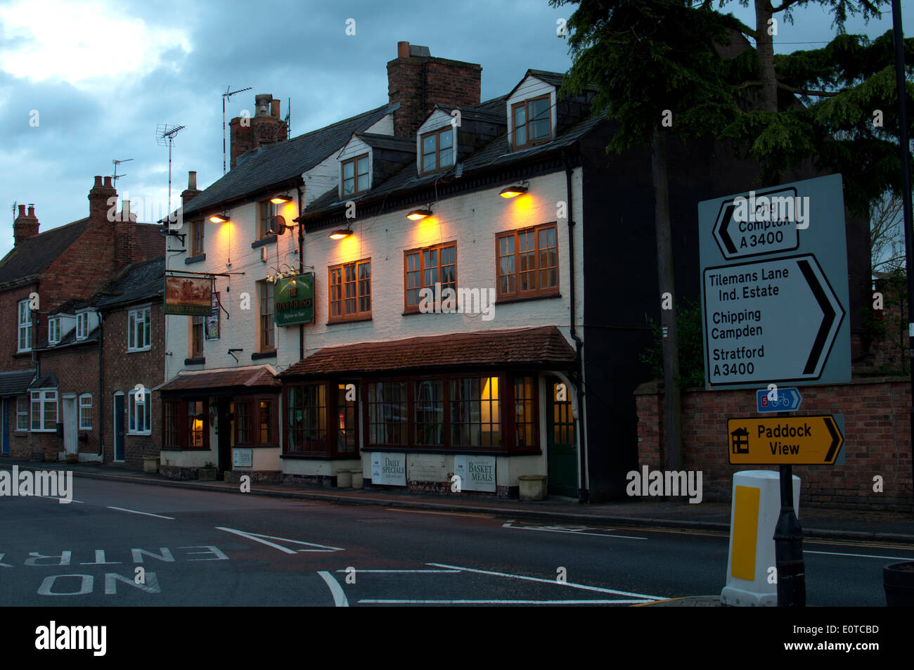 Coach and horses pubs hires stock photography and images Alamy