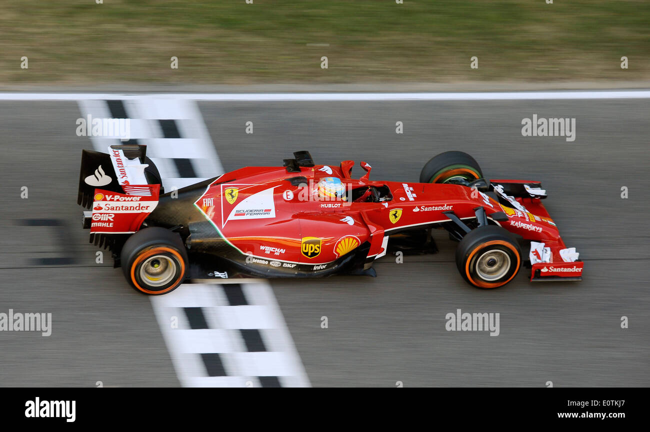 Formula one race car and finish line hi-res stock photography and ...