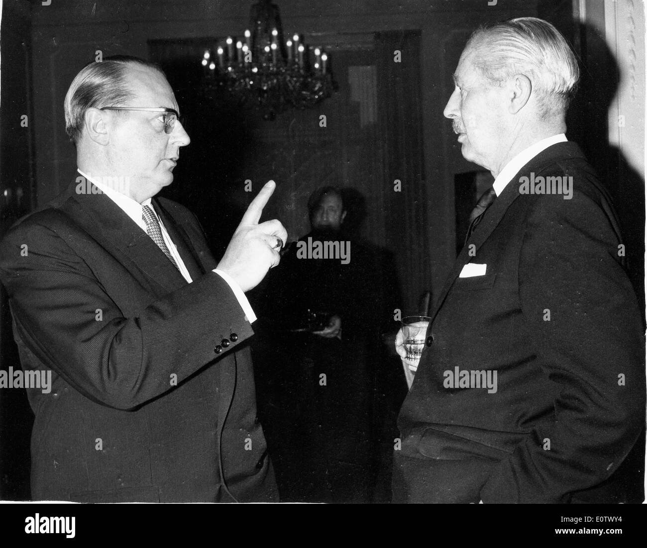 Harold Macmillan talks with Heinrich von Brentano Stock Photo