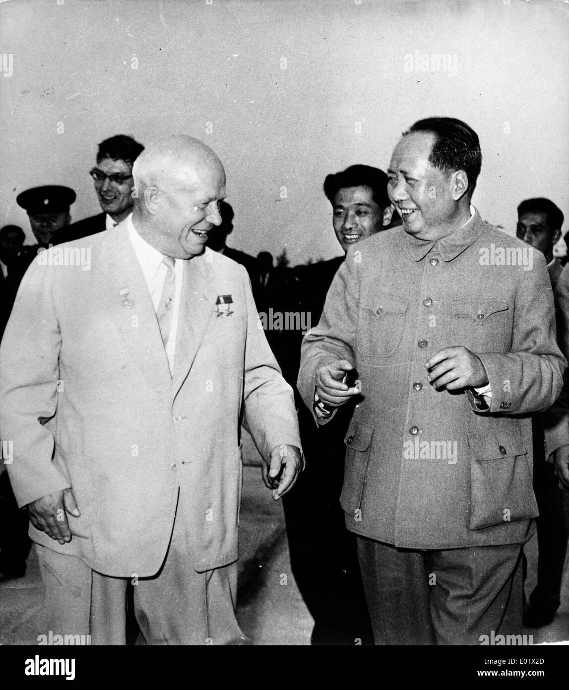 мао встреча. никсон мао 1972. мао цзэдун и сталин. картина сталин и мао цзэдун. мао встреча.