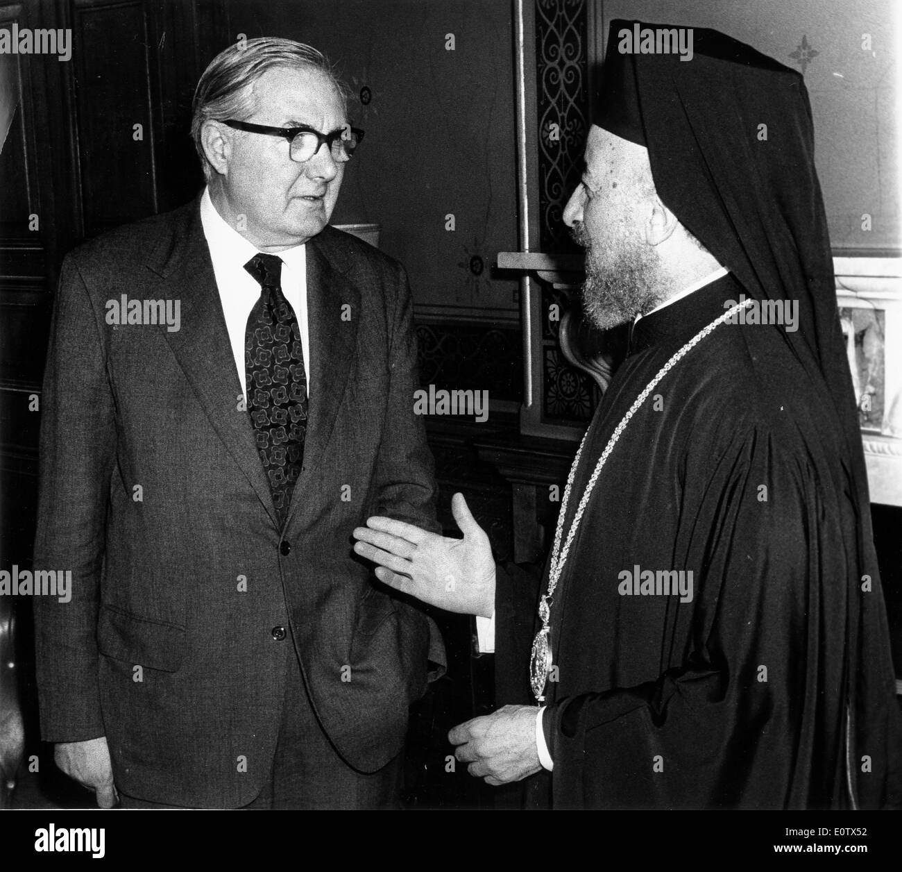 Archbishop Makarios III talks with James Callaghan Stock Photo