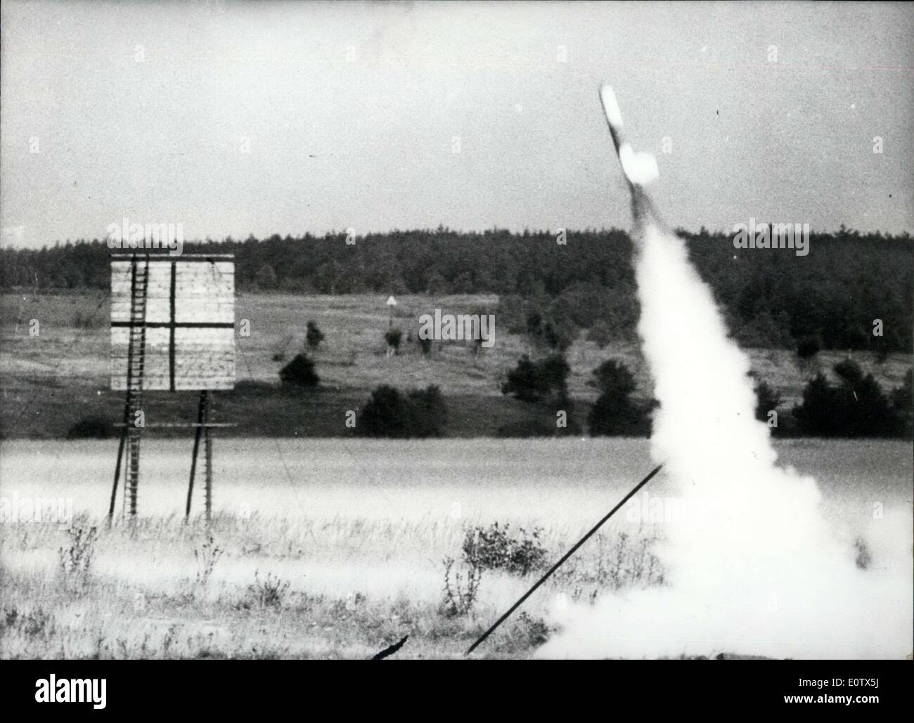 Aug. 23, 1960 - Will letters and cards soon come by rocket mail? : While Soviet scientists send animals and plants through space and Americans catch the instrument capsules of their satellites over the Pacific, also the German rocket scientists are busily working. On Aug, 21st, near Celle (CELLE)/Northern Germany, ten test rockets were started. They delivered about 3600 post-cards letters over a distance of 1500 metres Stock Photo