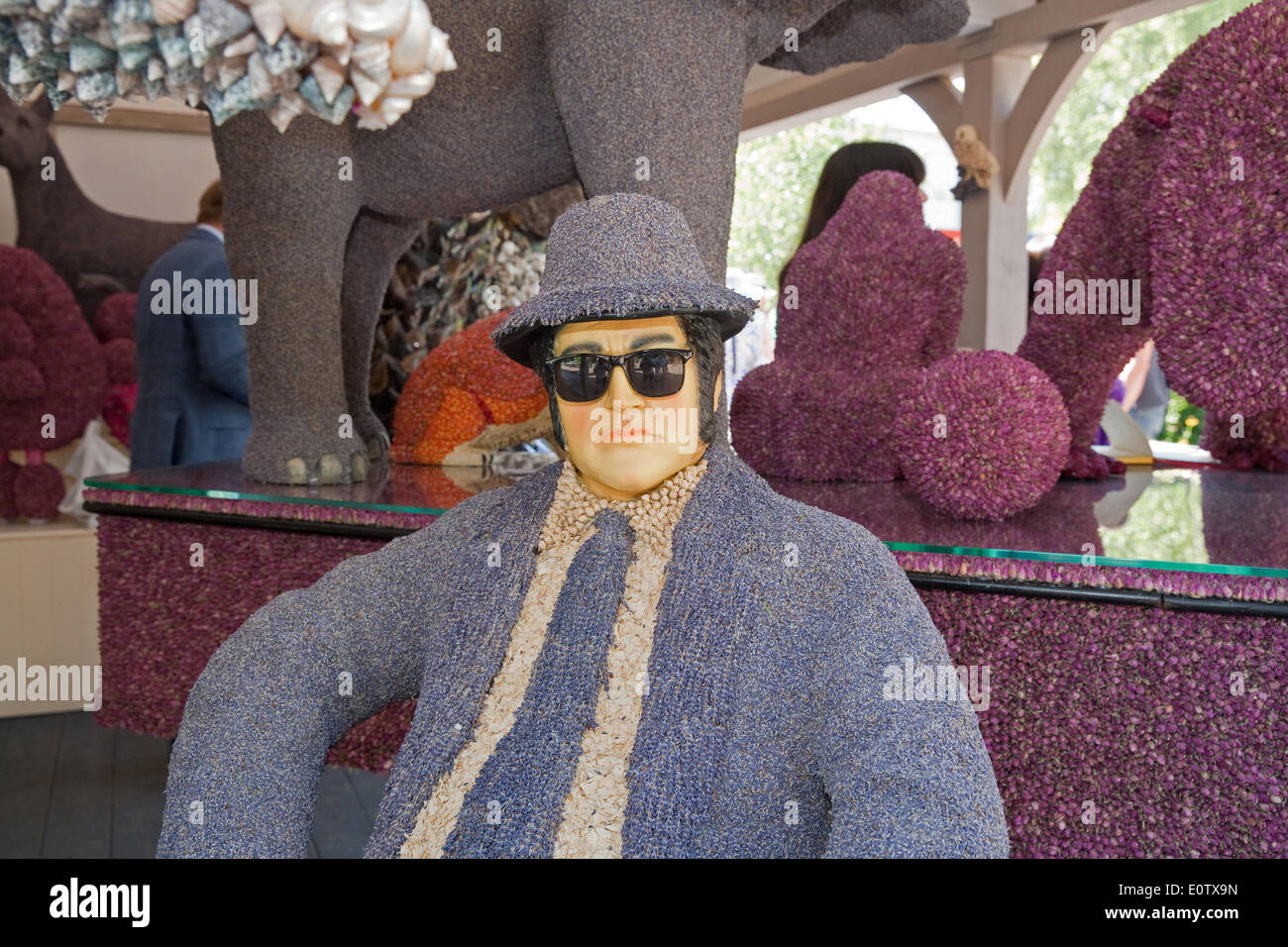 Chelsea, London, UK. 19th May 2014. A blues brother decorated with pot porri at the RHS Chelsea Flower Show 201 Credit: Keith Larby/Alamy Live News Stock Photo