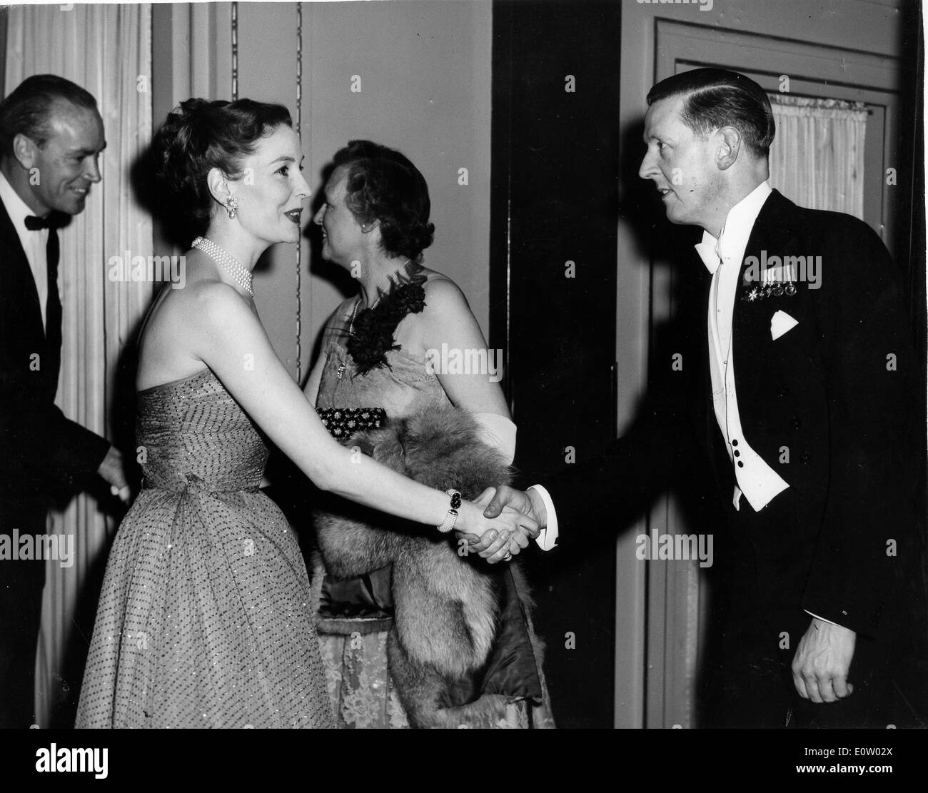 1st Viscount De L'Isle greeting a woman Stock Photo