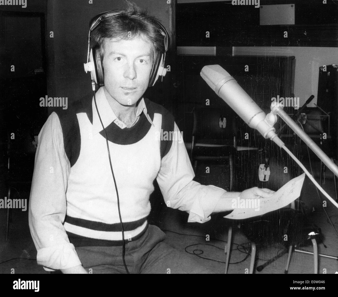 Roddy Llewellyn at the recording studio Stock Photo