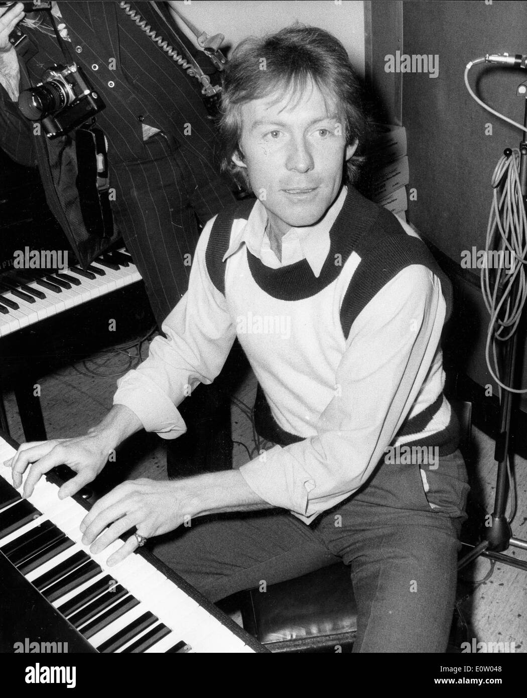 Roddy Llewellyn playing piano at the recording studio Stock Photo