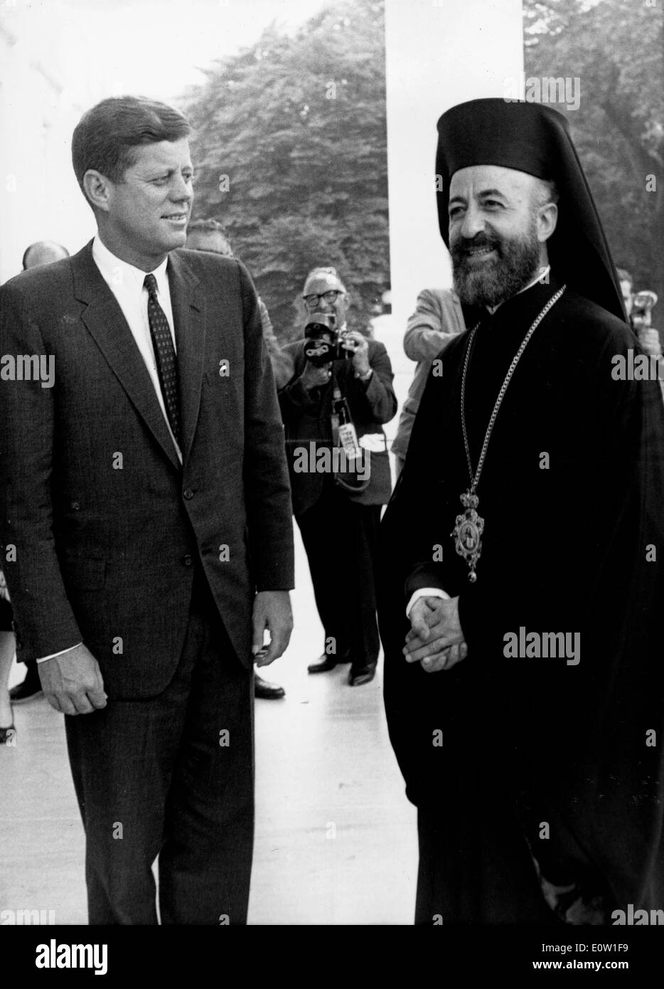 Archbishop Makarios with President Kennedy Stock Photo