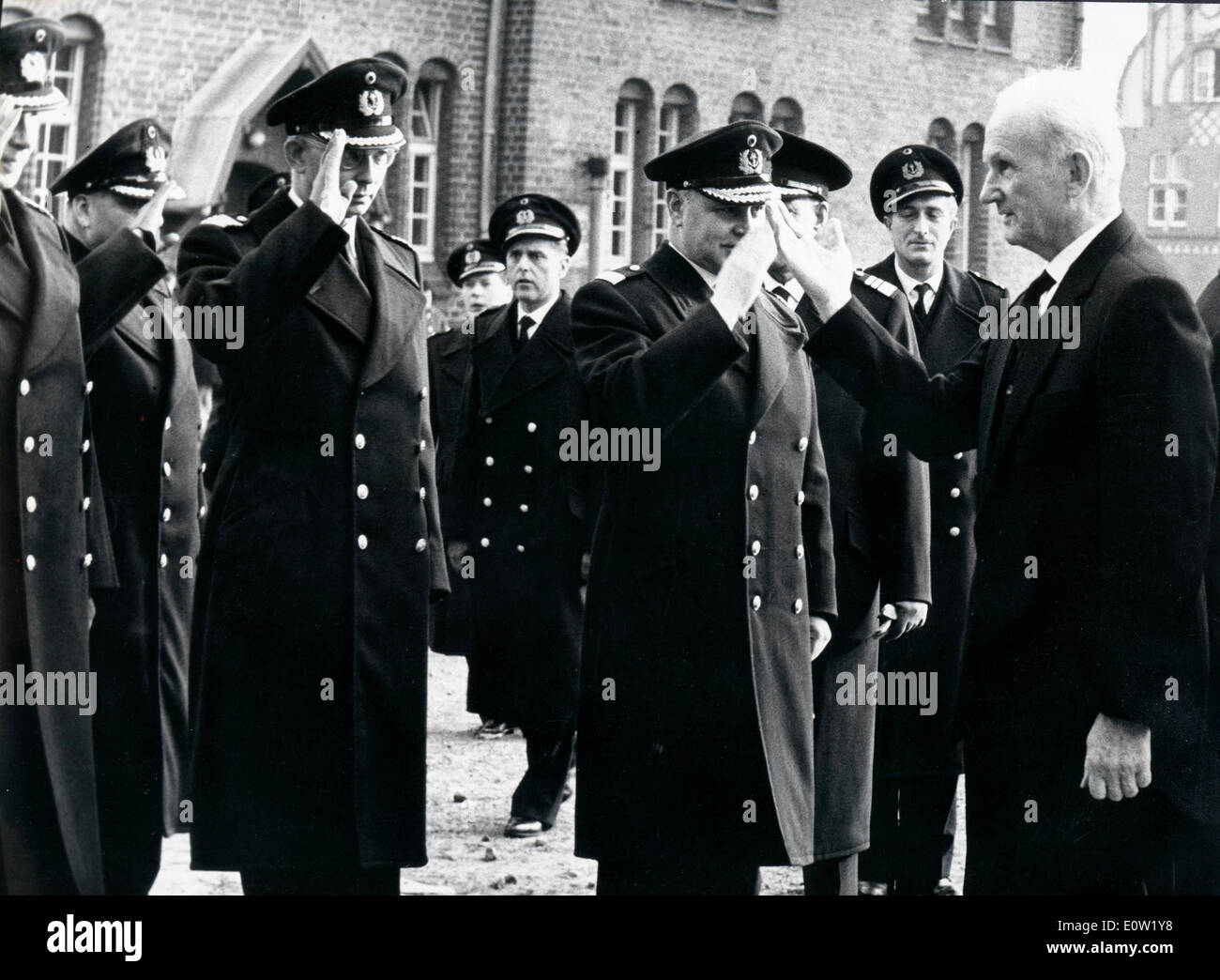 Naval commander Karl Donitz arrives for funeral Stock Photo