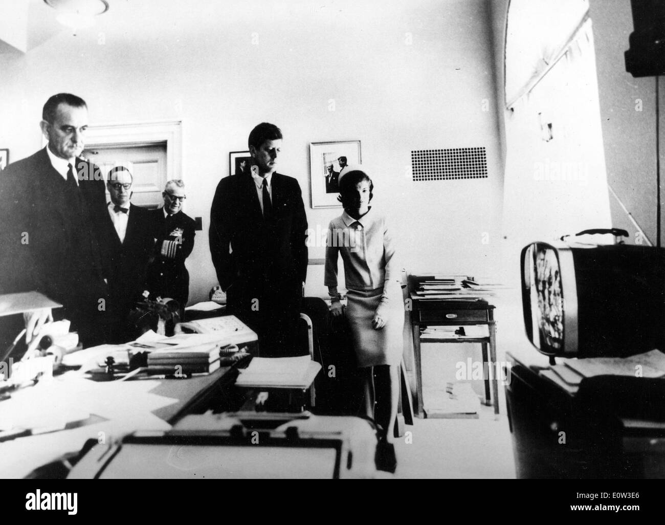 President Kennedy, Jackie and Lyndon B. Johnson TV Stock Photo