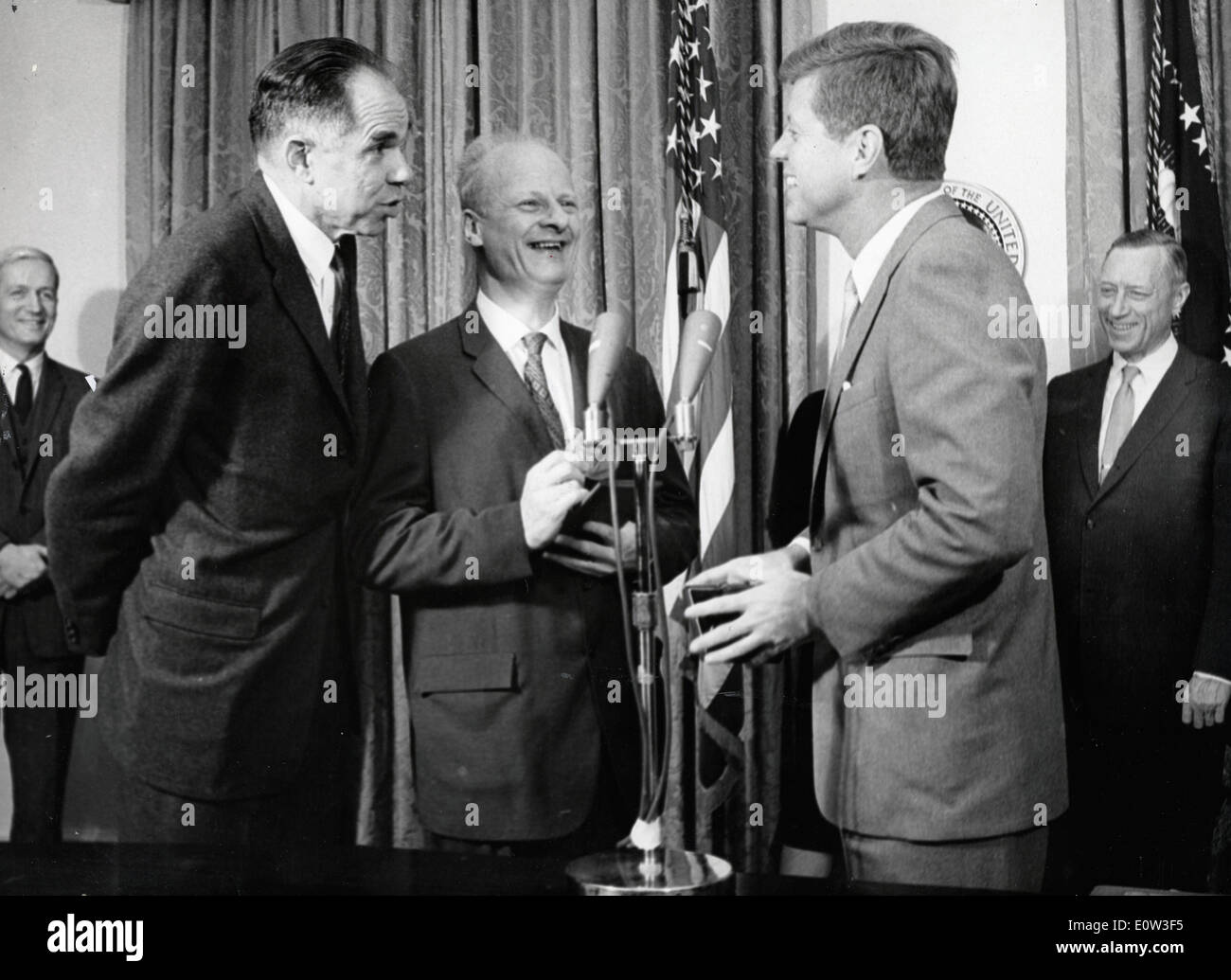 Hans Bethe receives the EnricoFermi Award from President Kennedy Stock Photo