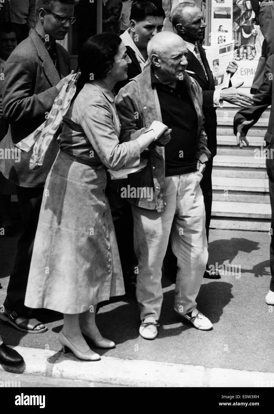 Artist Pablo Picasso and Jacqueline Roque after their secret wedding ceremony Stock Photo