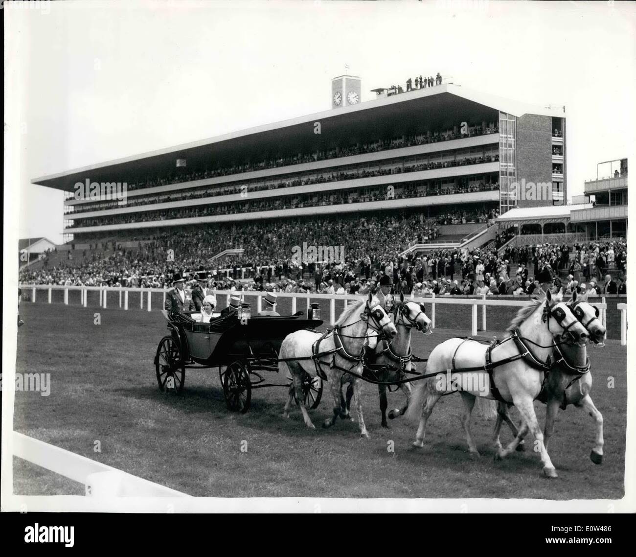 Ascot grandstand hires stock photography and images Alamy