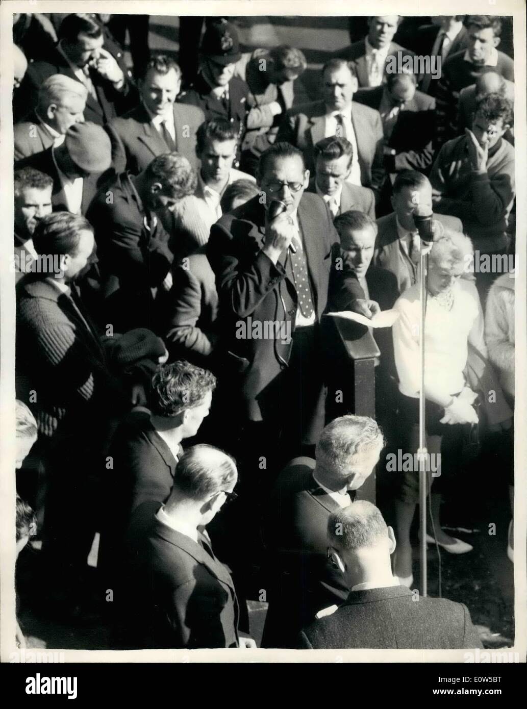 Sep. 09, 1961 - ROOTE5 STRIKERS VOTE TO CONTINUE WORK STOPPASE The unuofficial strikers at the Rootes faotory at tonn voted in 3E6T----Irof staying out on their work stoppage today when they held a mass meeting outside the faotory. PHOTO SHOWS: Mr REG HOOPER, Chairman of the Strike Committe , addressing the strikers outside the faotory at the maes meeting. Stock Photo