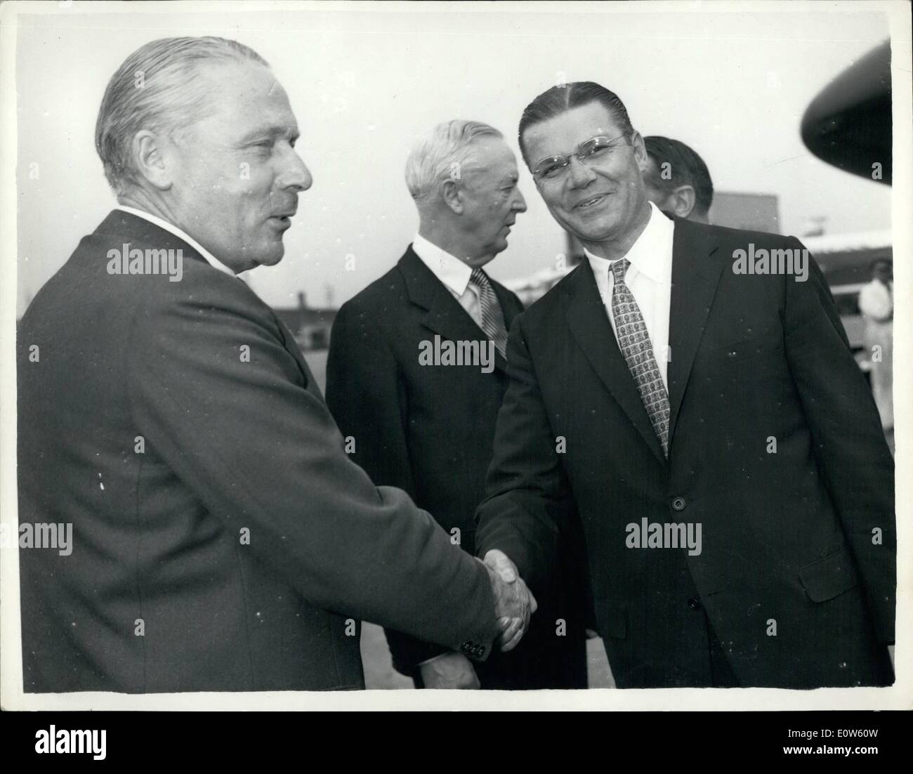 Jul. 24, 1961 - 24-7-61 U.S. Defence Secretary arrives for talks with Defence Minister overlooming Berlin Crisis. Mr. Robert McNamara, the United States Defence Secretary, arrived at London Airport this afternoon for talks with the U.K. Minister of Defence, Mr. Harold Watkinson. They will discuss the looming Berlin crisis. Photo Shows: Mr. Watkinson greeting Mr. McNamara at London Airport this afternoon. Stock Photo