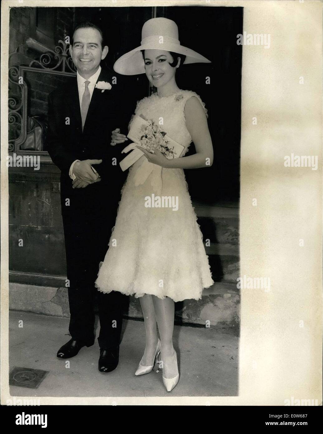 Aug. 08, 1961 - Actress Mara Lane marries Texas oil man Thirty - year old film actress Mara lane this afternoon wed William Dugger, 38, a San Antonio, Texas, oil man, at Hal, London. photo shows The bride and groom after the ceremony. Stock Photo