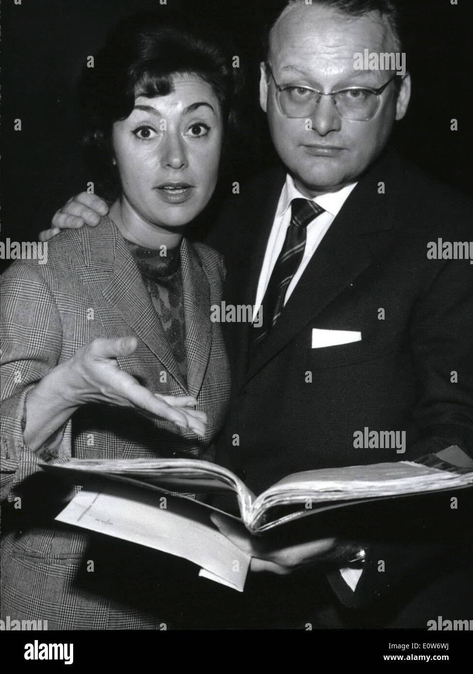 Oct 10 1961 Caterina Valente And Husband In Hamburg Famous Star Stock Photo Alamy