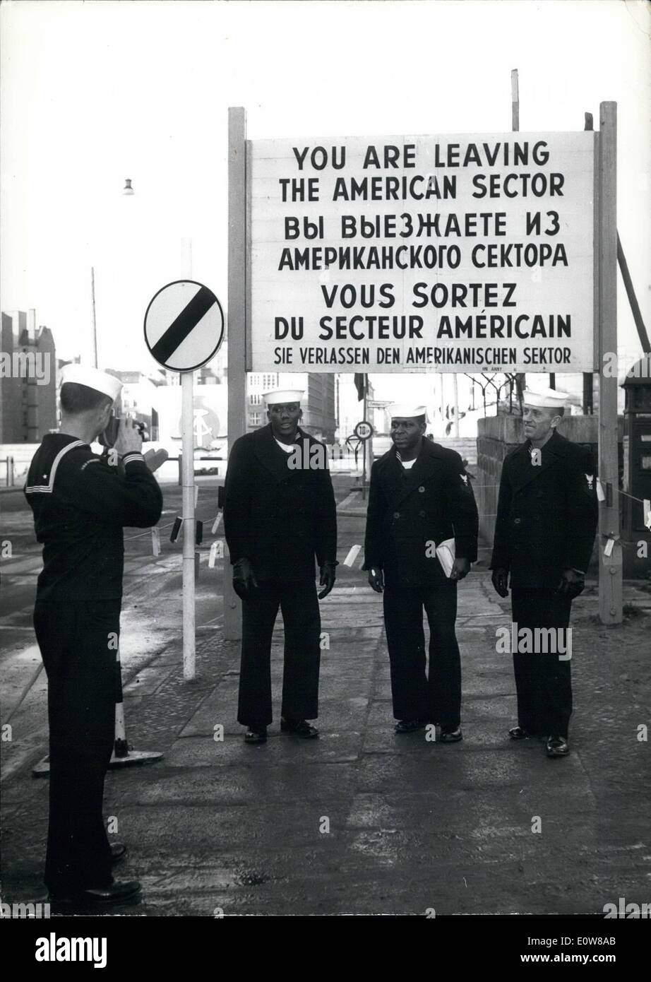 Jan 01 1962 Us Sailors Of The Essex In Berlin About 150 Crew Stock Photo Alamy