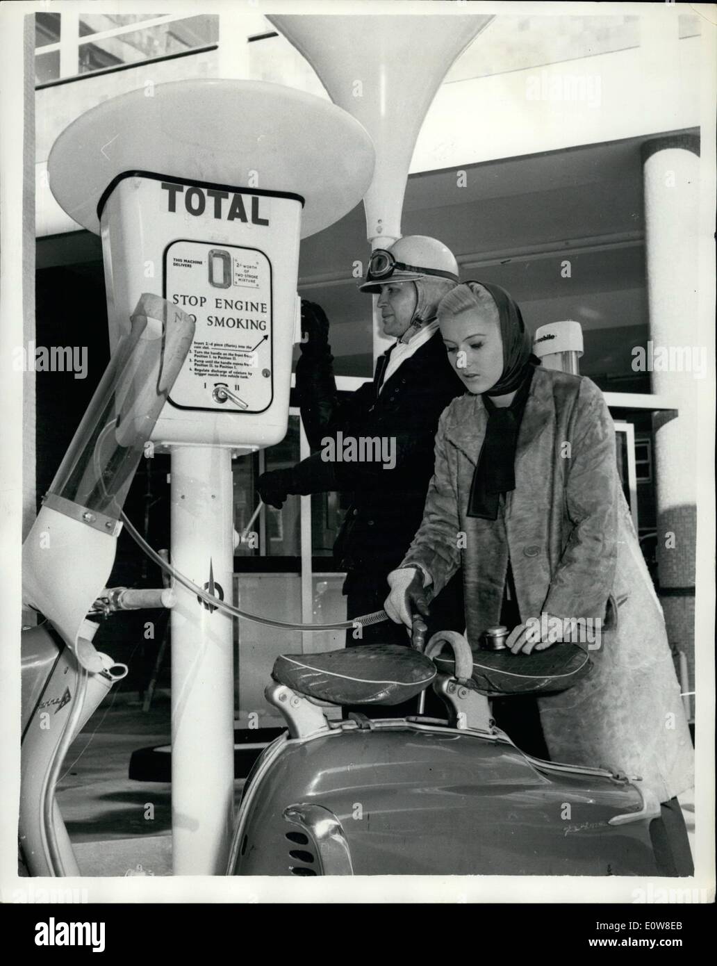 Nov. 11, 1961 SelfService Petrol Pump For the first time in London