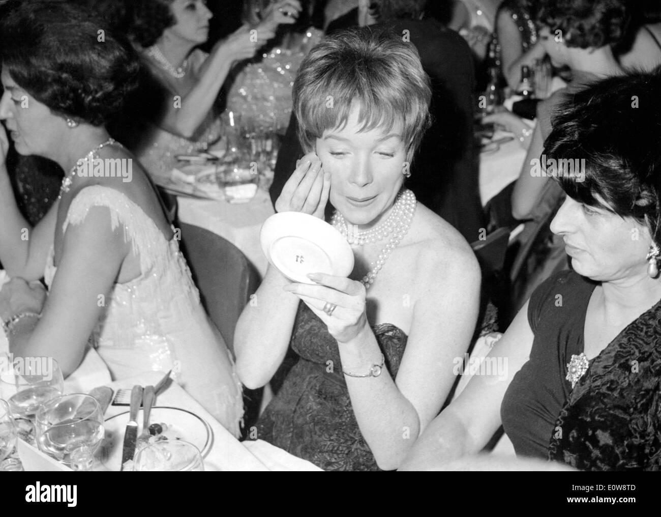 Shirley MacLaine and Anna Magnani at Lido in Paris Stock Photo
