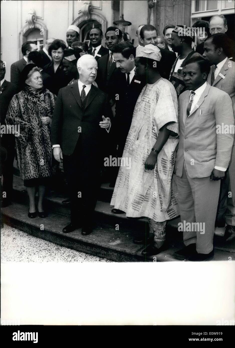 Feb. 02, 1962 - The Bundes President Visited the Doutsche Stiftung Fur Entwicklung lander in West-Berlin: Today the Bundesprasident Dr. Heinrich Lubke has visited the Deutsche Stiftung fur Entwicklungs lander (German foundation for developing countries) in Berlin-Tegel. Phot Shows F.L.T.R. Mrs. Wilhelmine Lubke, Bundesprasident Dr. Heinrich Lubke, Omar Ismail Khatib director of Peogramme Production from Jordan, Joseph Ade Adentan information officer from Nigeria and Paul Andreas Sozigwa National Programme Original from Tanganyika. Stock Photo