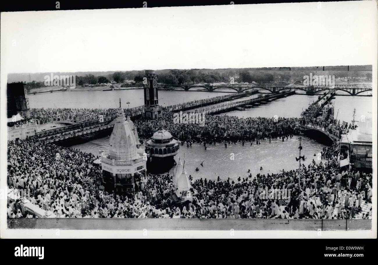 Apr. 04, 1962 - Two million Hindus bathe in Ganges: More than 2 million Hindus bathed in the Ganges river at Har-Ki-Pairi Ghat, Stock Photo
