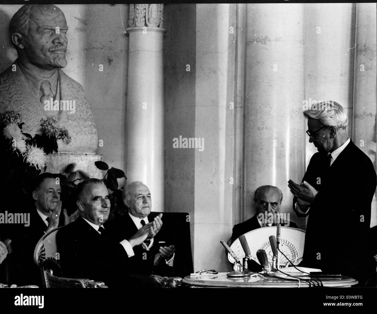 Georges Pompidou applauds Mstislav Keldysh Stock Photo