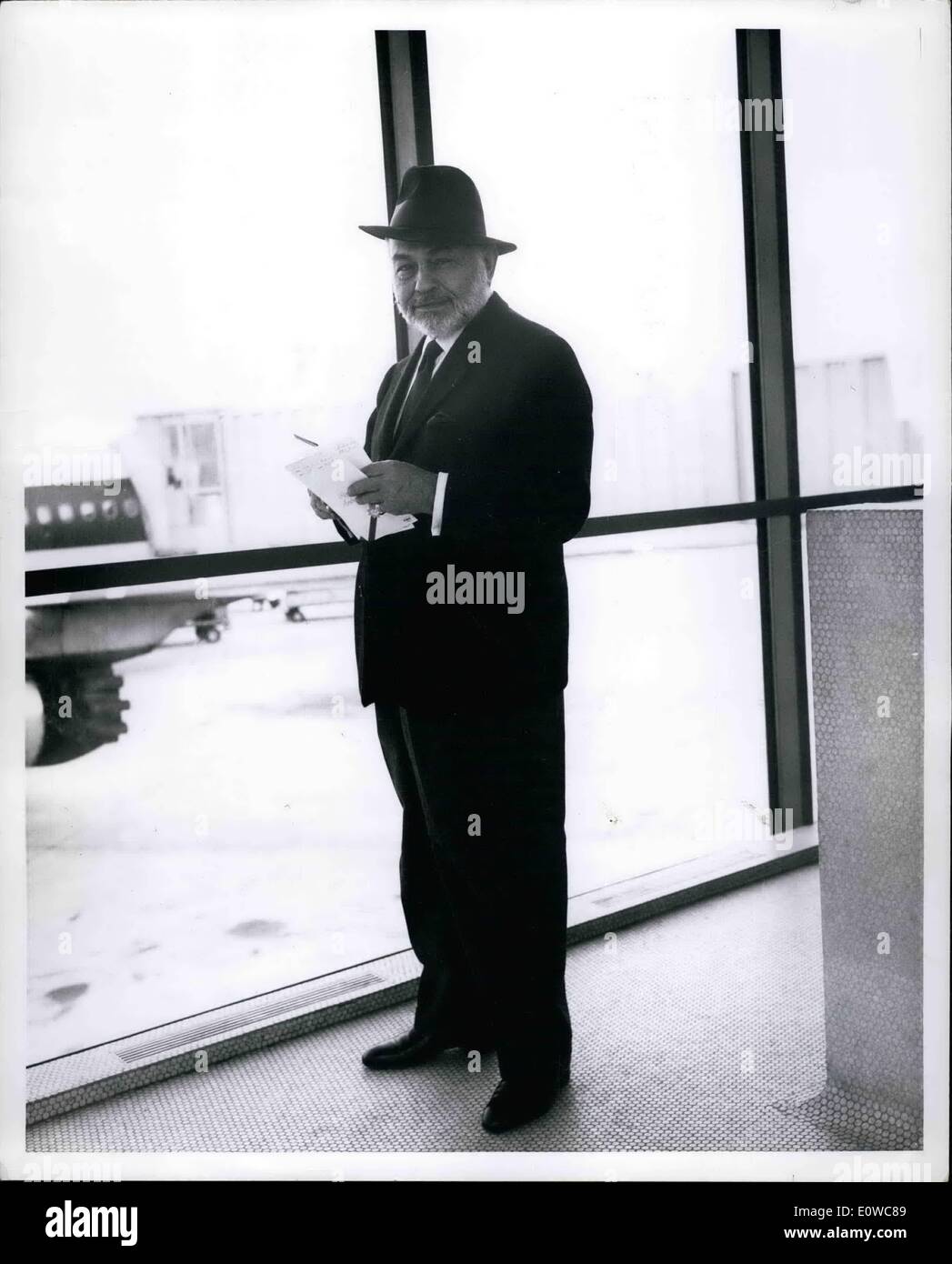 May 05, 1962 - Sporting a beard newly raised for a movie role, actor Edward G. Robinson is shown prior to boarding a TWA SuperJet on first leg of his trip to Africa, where his new film will be shot. The locations will be at Tanzanyika, Kenya and Uganda. Stock Photo
