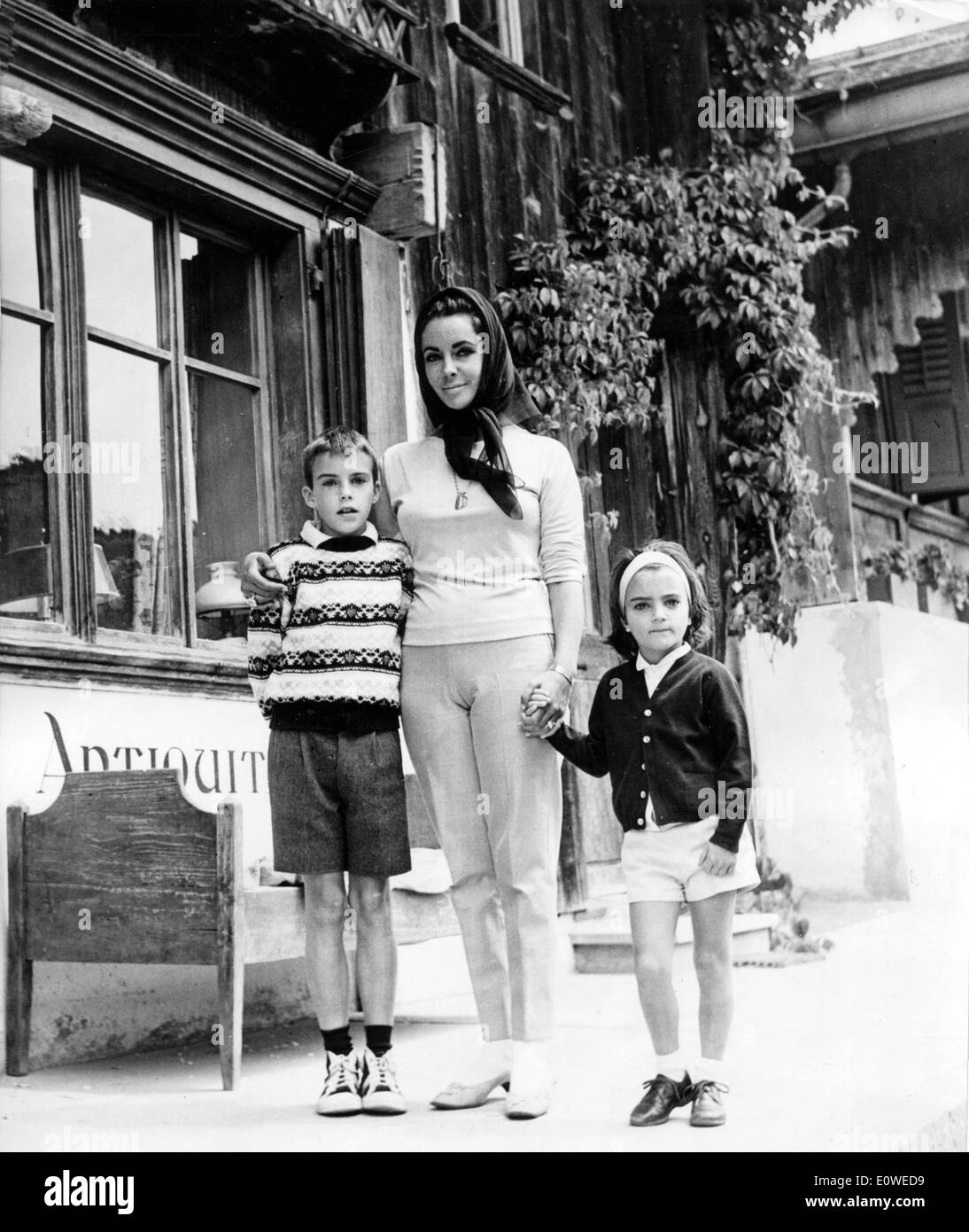 Elizabeth Taylor with her children on vacation in Switzerland Stock Photo