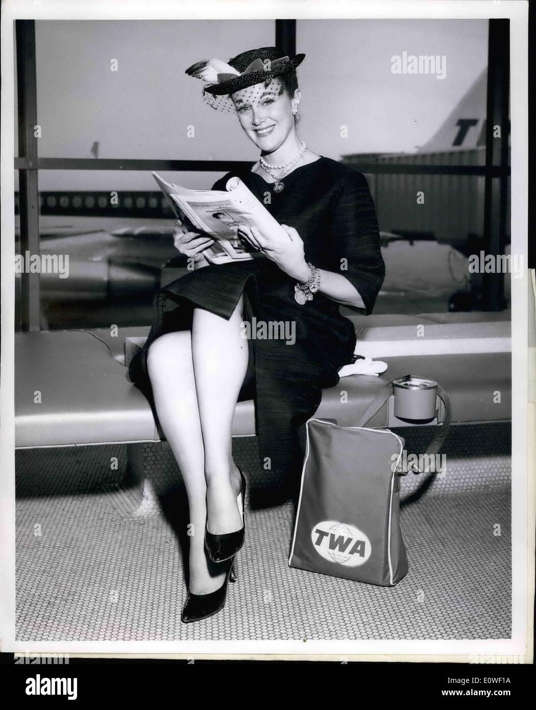 Aug. 08, 1962 - New York International Airport, Breath-taking as the new Trans World Flight Canter is actress Jan Sterling, prior to boarding a Twa Starstream to Los Angeles and home. Jan just completed a stock run in ''The Miracle Worker,'' and soon starts rehearsals for ''The Perfect Setup,'' which will open in San Francisco and travel cross-country before settling down on Broadway in November. Stock Photo
