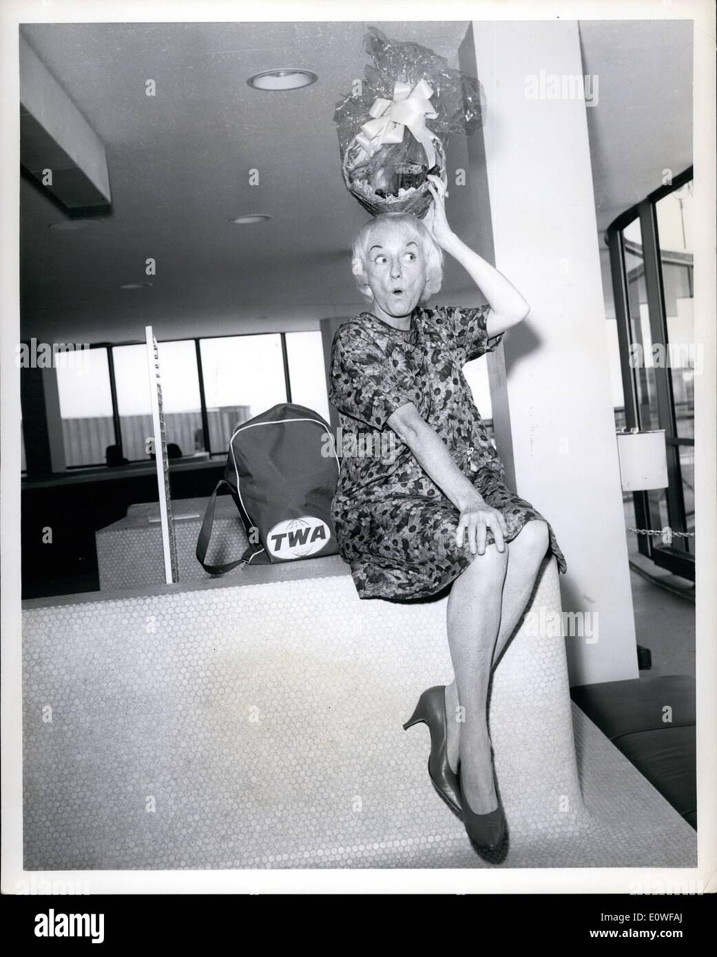 Phyllis diller 1962 hires stock photography and images Alamy