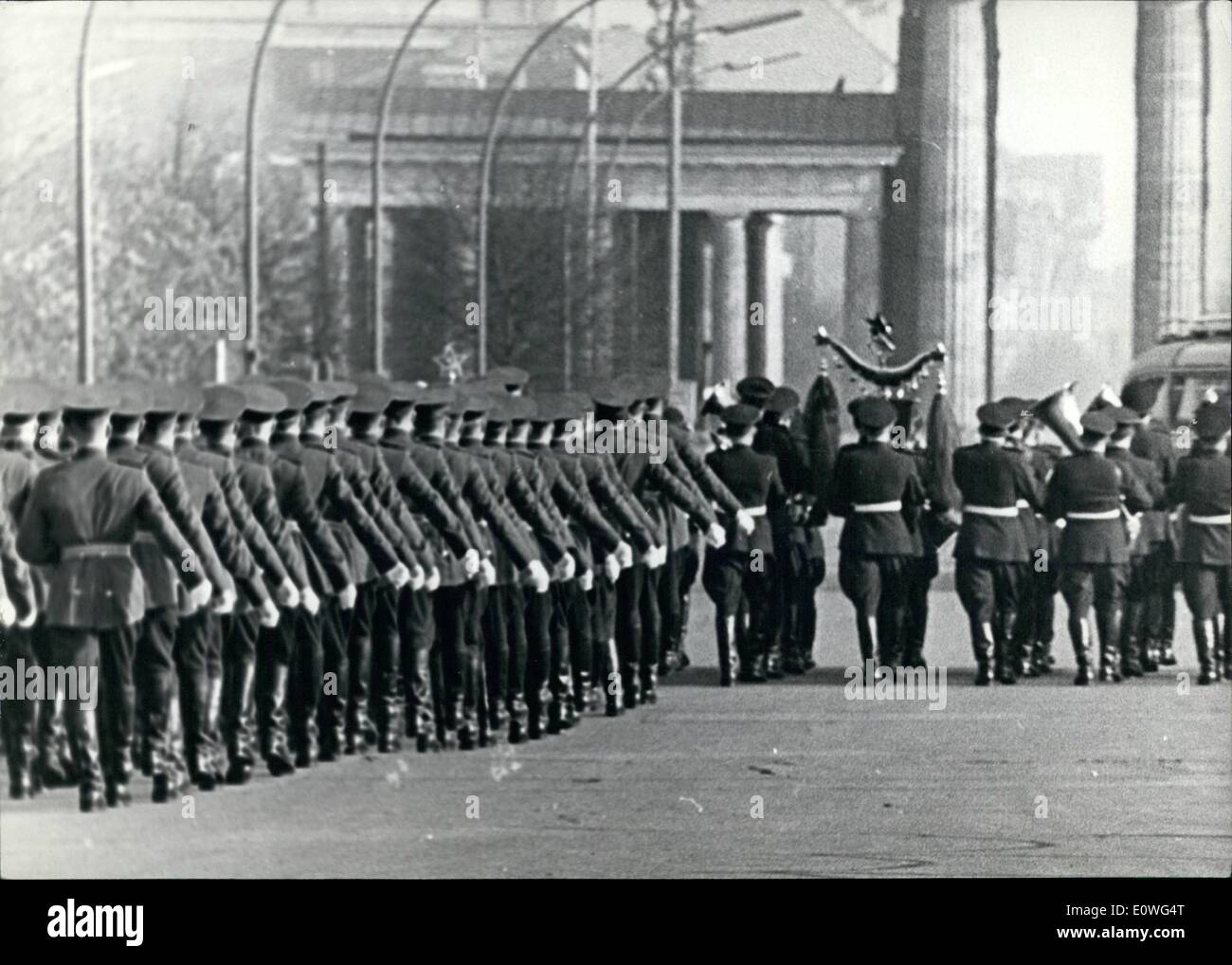 Nov. 11, 1962 - 45 memorial-day of the Oktobre-Revolution: To the 45 th memorial-day of the Oktobre-Revolution Soviet officers and soldiers comes to the Soviet memorial in the Westberliner Tiergarten. Because they have build the wall, the Soviet guard of honour could not march through the Brandenburg Gate, before the gate, the soldiers get in a bus, to return to Eastberlin. Photo shows The Soviet guard of honour before the Brandenburg Gate. Stock Photo