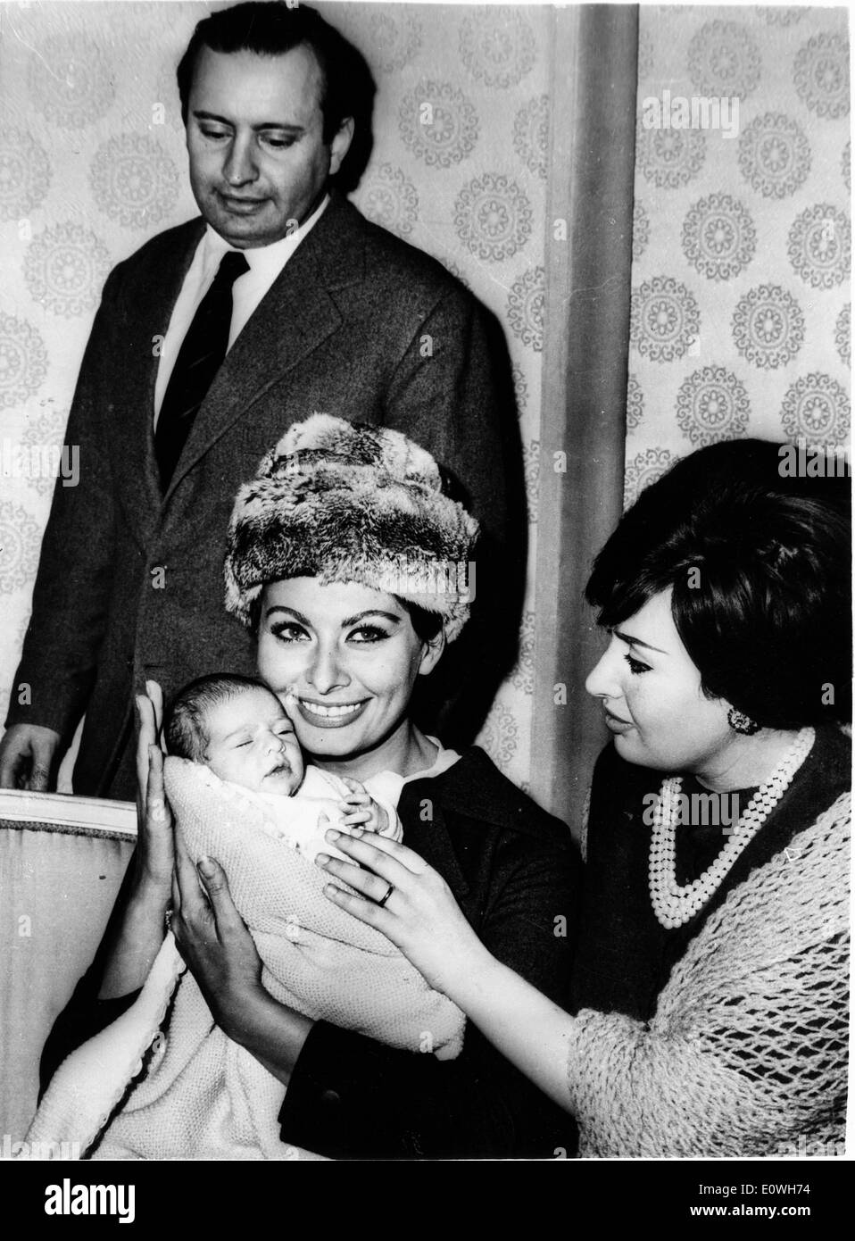 Actress Sophia Loren holding her niece Alessandra Mussolini Stock Photo