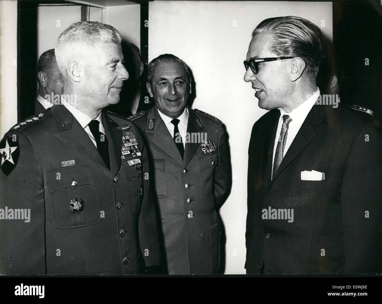 Mar. 03, 1963 - US-General Paul Freeman visited Bonn: Today 12.3.1963 arrived the chief commander of the US-Forces in Europa, General Paul L. Freeman in the defence ministry in Bonn, where he spoke with the German defence minister Von Hassel about political problems. After that the General Freeman visited Chancellor Dr. Adenauer in his Palais Schaumburg in Bonn. Photo shows the General Freeman (left) talking with the German defense minister Von Hassel (right) Stock Photo