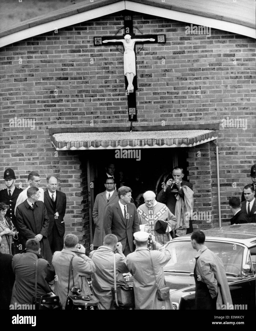 Attend mass Black and White Stock Photos & Images Alamy