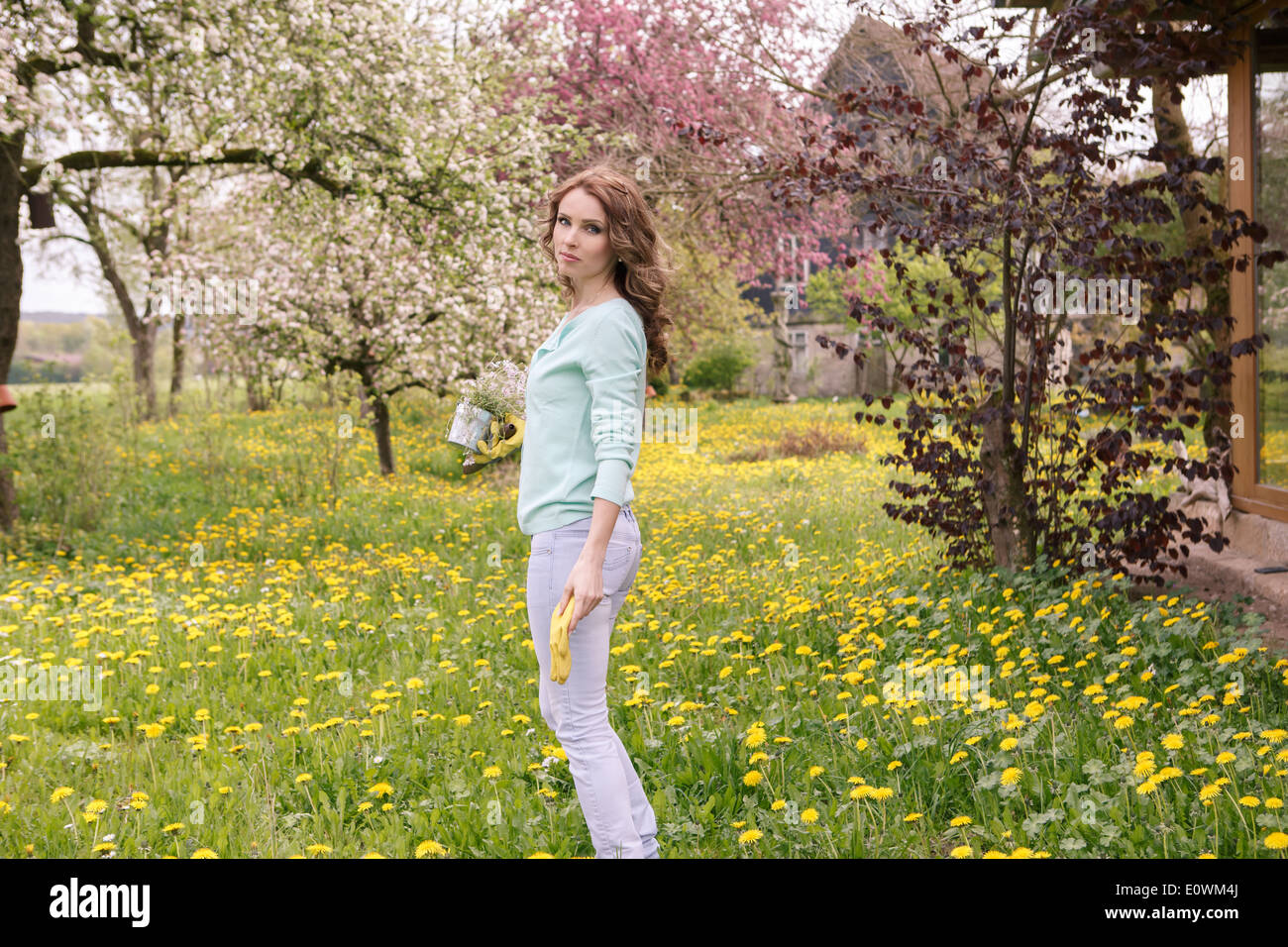 Woman garden hi-res stock photography and images - Alamy