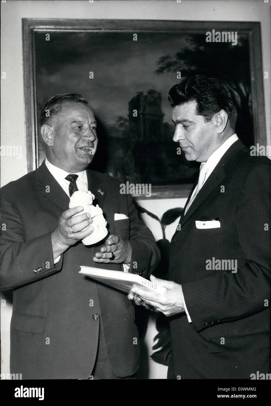 Sep. 09, 1963 - For the First time at Bavaria: Is at the moment the President of ''Communicated Bavarians of great New York'', Herbert Marsel. He was welcomed today by Minister president Alfons Goppel. Herbert Marsel, the Parents of whom are Born at Bavaria, looks very pleased to his first visit of Munich's Oktoberfest. although Mr. Marsel has never before been in Southern Germany, he is able to do the traditions Bavarian Dance, the ''Schuhplattler''. Picture Shows: Minister president Alfons Goppel (left) and Mr. Herbert Marsel. Stock Photo