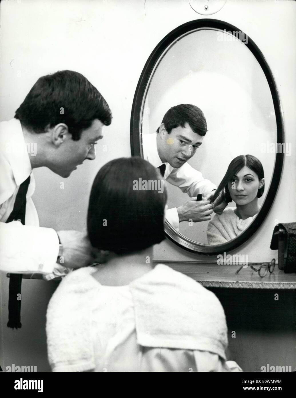 Sep 09 1963 Paris Girl Chooses London Hair Dresser Emmanuelle