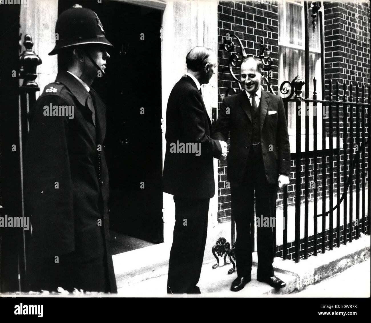 Sir alec douglas home prime minister hi-res stock photography and ...