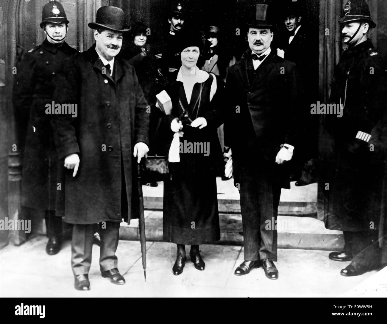 Lady Nancy Astor arrives at House of Commons Stock Photo