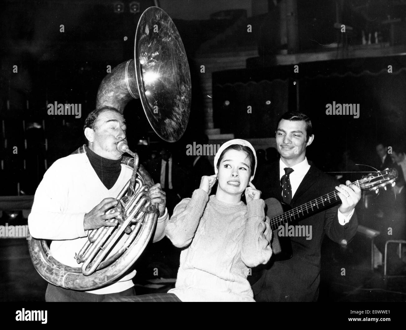 Geraldine Chaplin with Sampion Buglione and Achille Zavatta at Cirque Medrano Stock Photo
